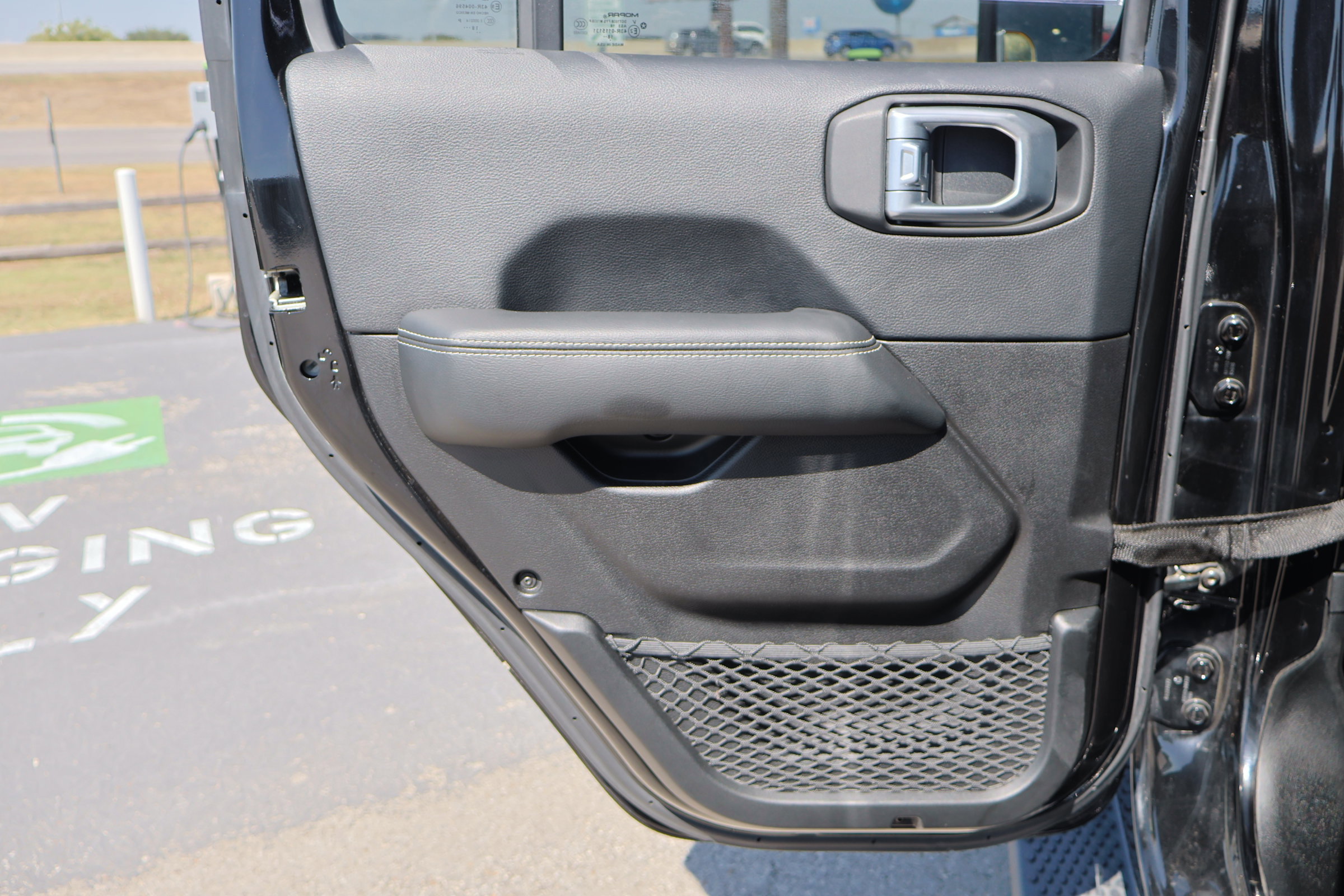 Used 2019 Jeep Wrangler Unlimited Sahara image 28