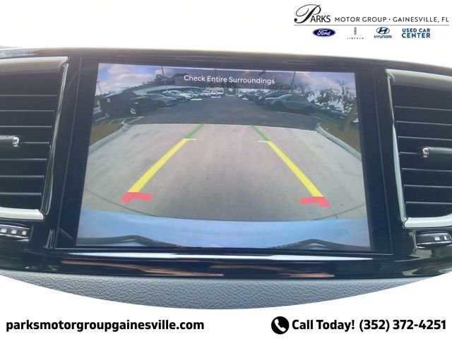 Used 2024 Chrysler Pacifica Touring-L image 19