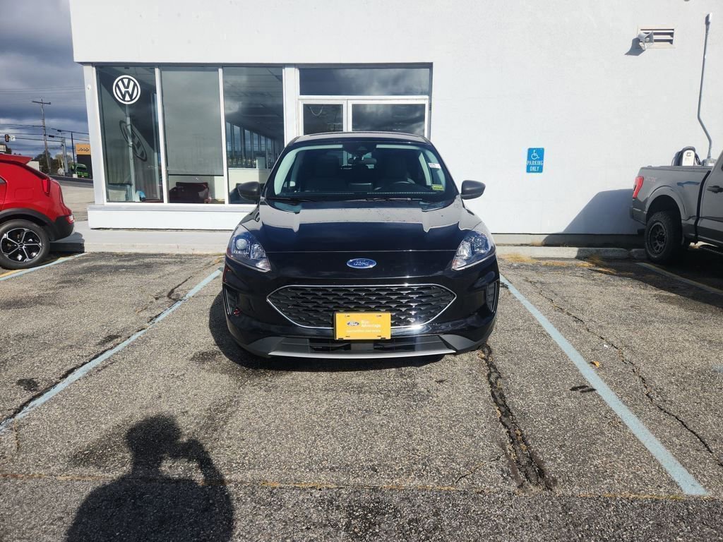 Certified 2022 Ford Escape SE w/ Convenience Package image 2