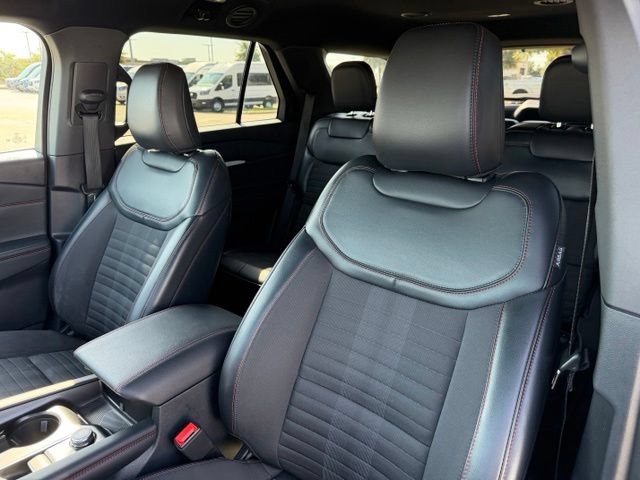 Certified 2025 Ford Explorer ST-Line w/ ST-Line Street Pack AWD/4WD image 12