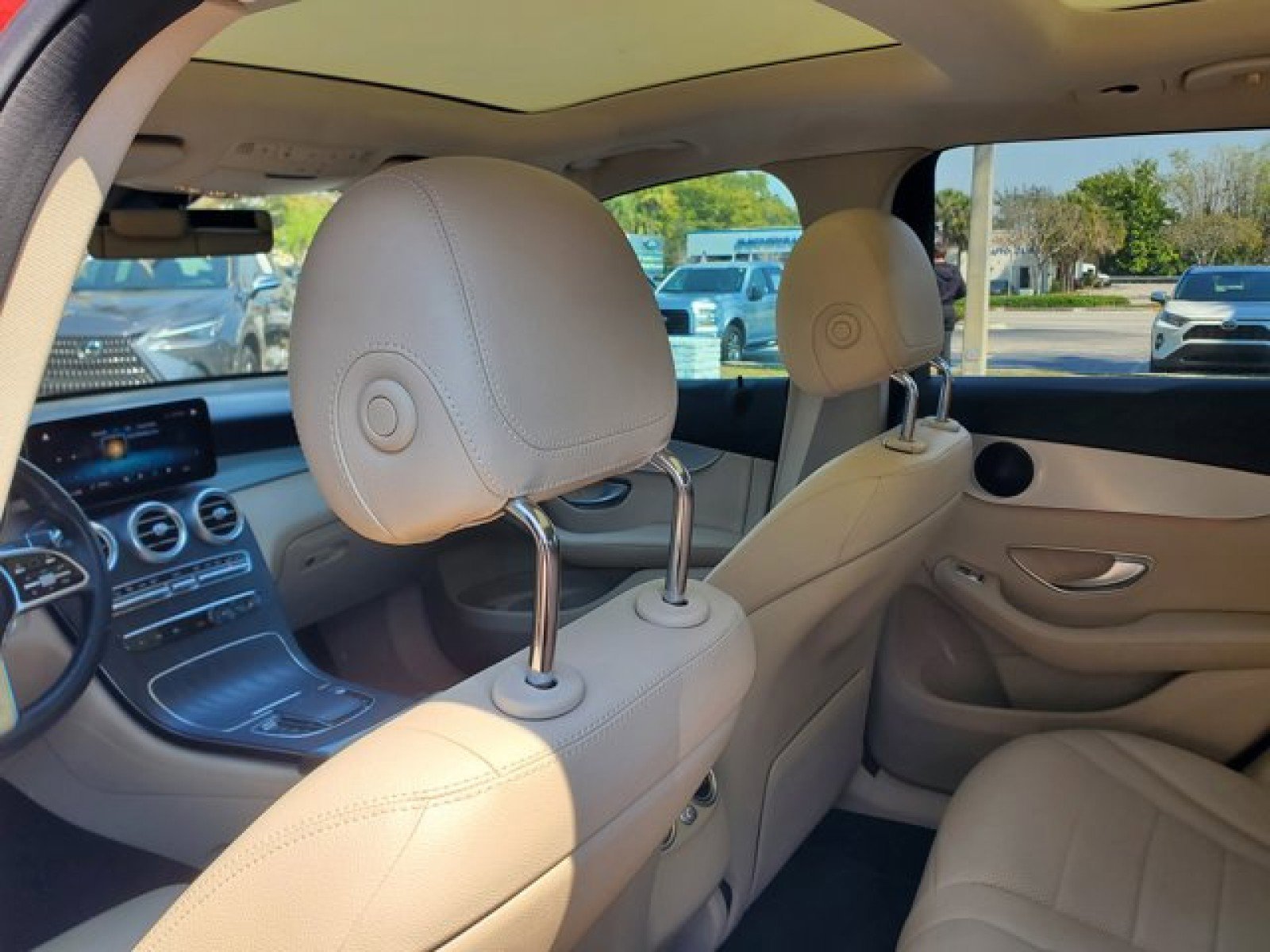 Used 2021 Mercedes-Benz GLC 300 image 29