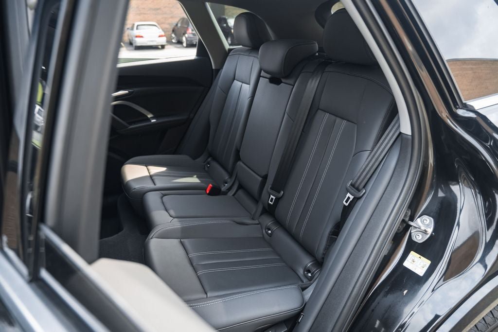 Used 2025 Audi Q5 Premium w/ Convenience Package AWD/4WD image 17