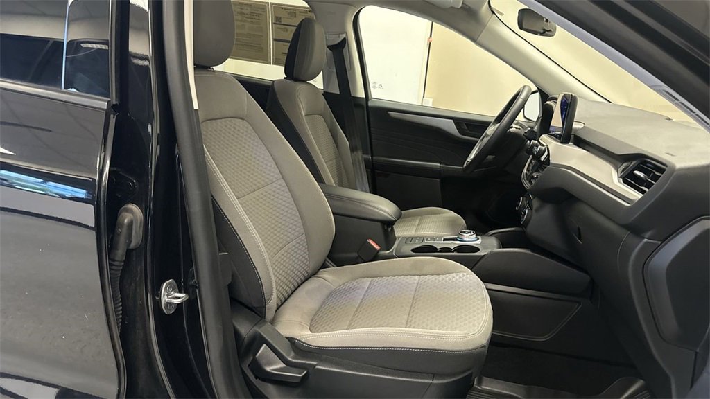 Certified 2022 Ford Escape SE w/ Convenience Package image 16