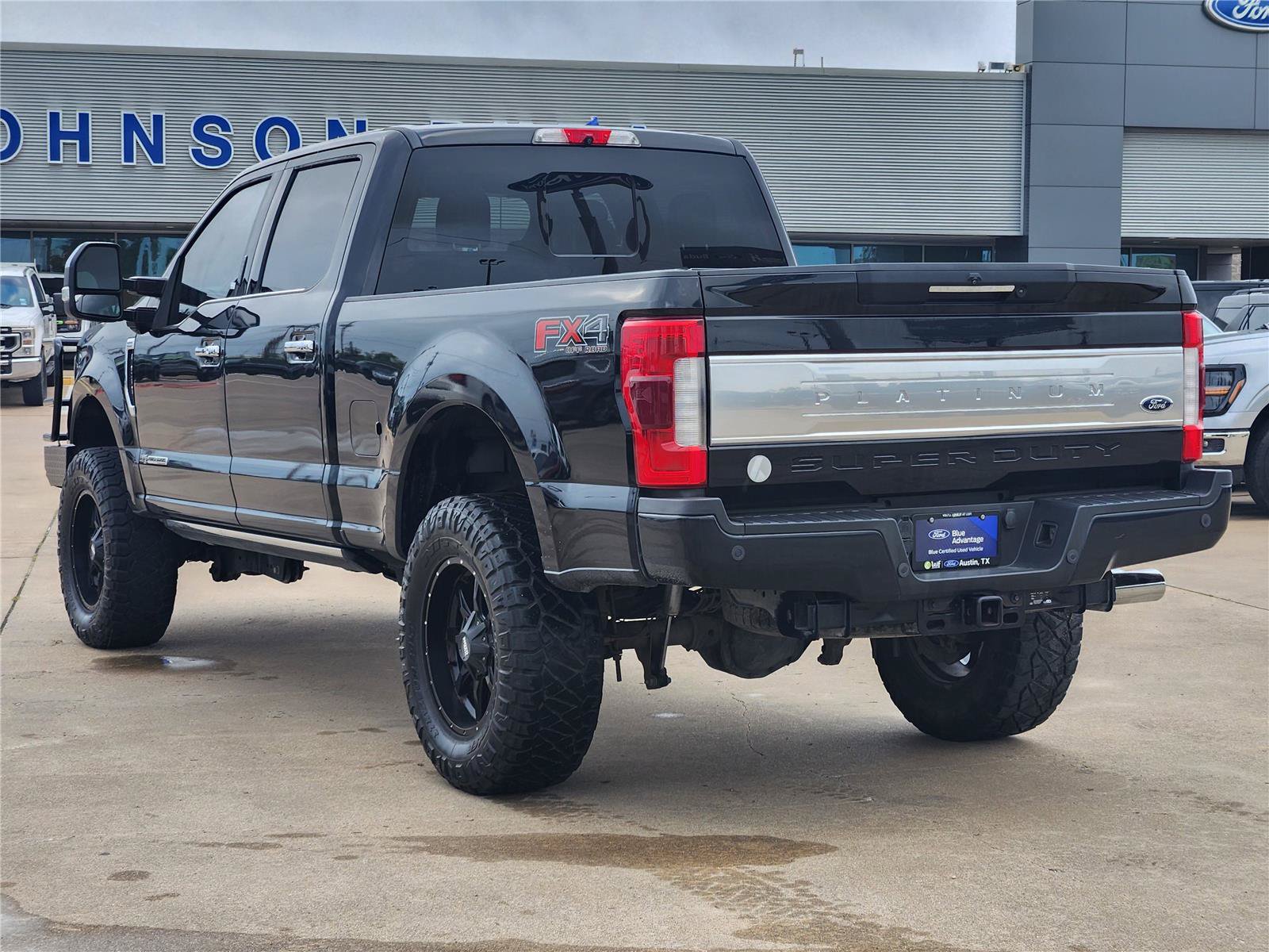 Certified 2019 Ford F250 Platinum w/ Platinum Ultimate Package AWD/4WD image 4