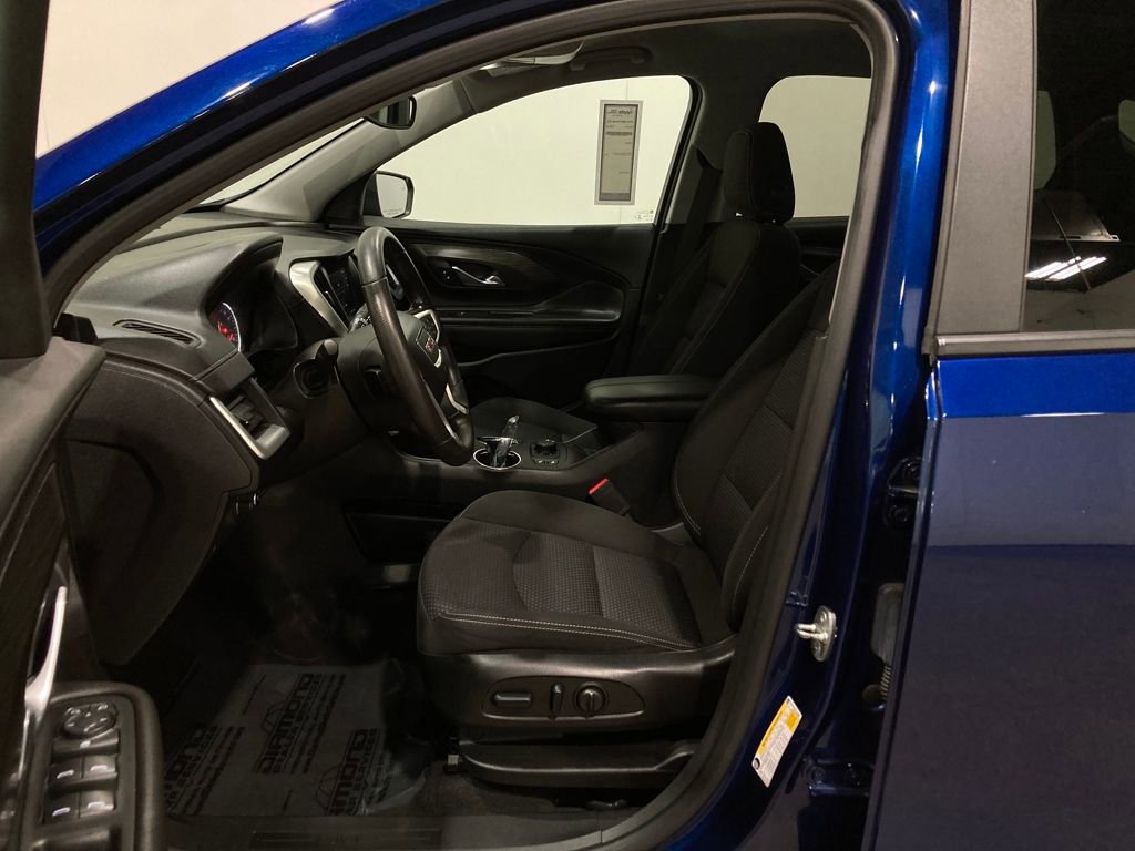 Used 2023 GMC Terrain SLE w/ Driver Convenience Package image 23