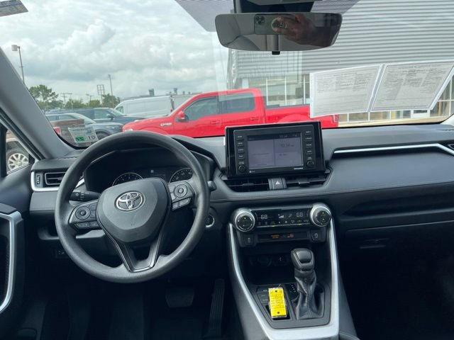 Used 2022 Toyota RAV4 XLE AWD/4WD image 24