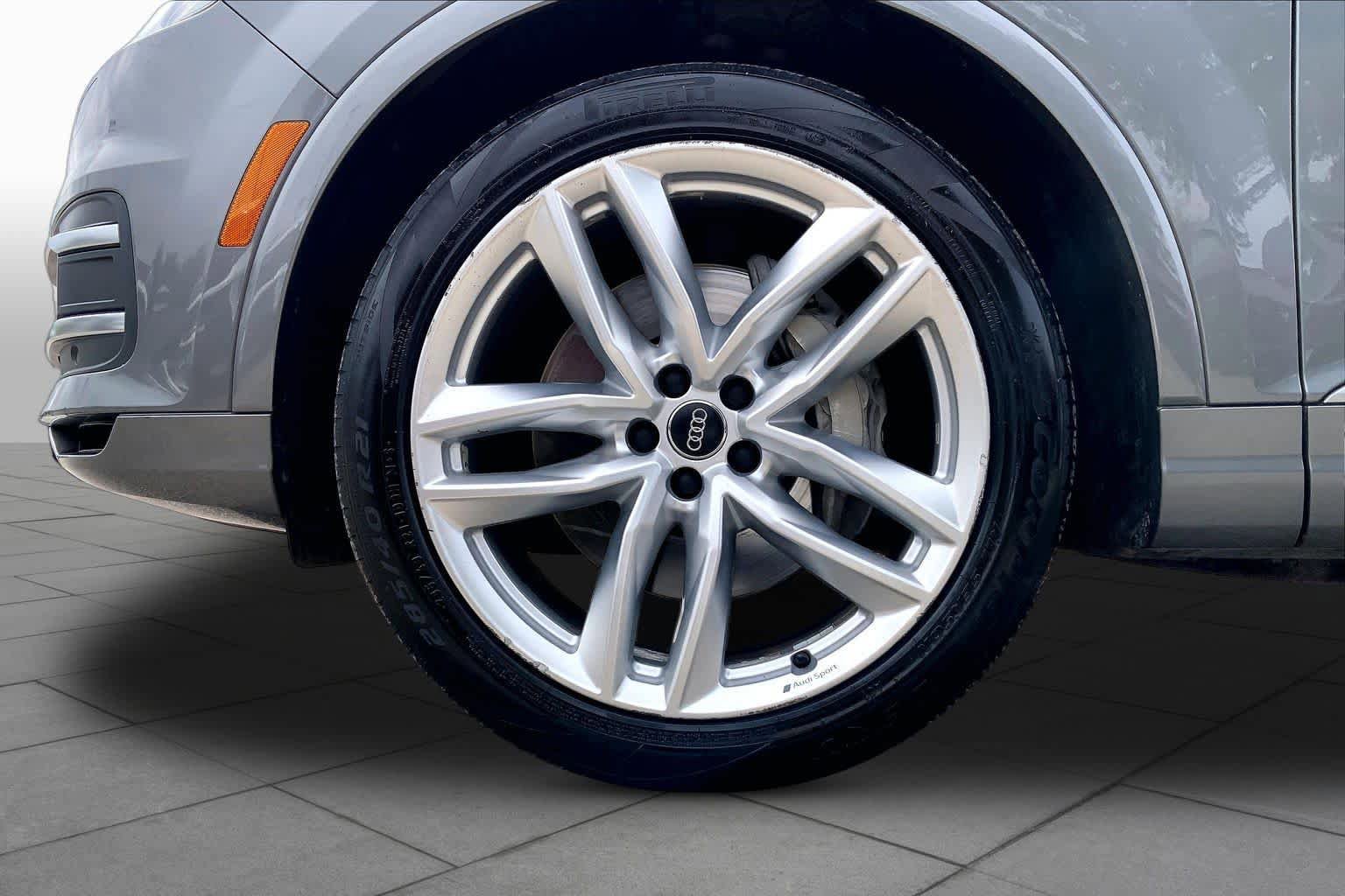 Used 2018 Audi Q7 3.0T Prestige AWD/4WD image 11