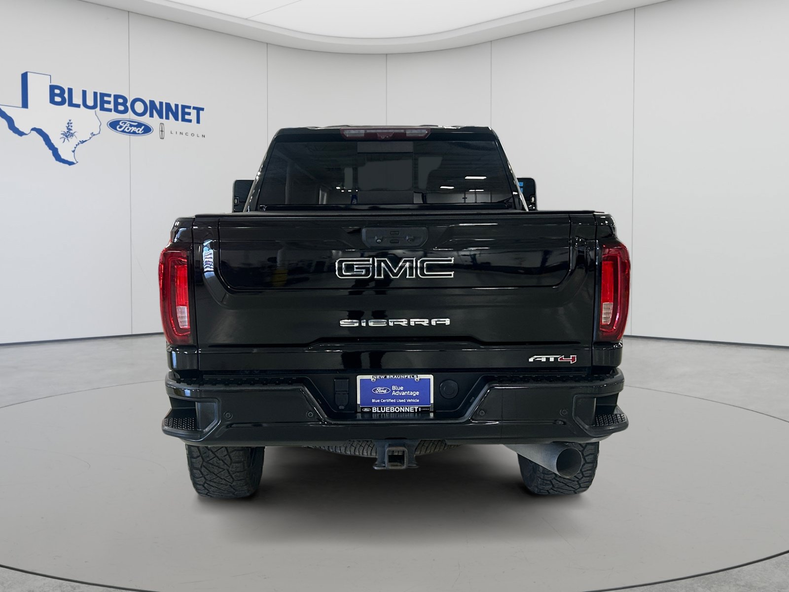 Used 2022 GMC Sierra 2500 AT4 w/ AT4 Premium Plus Package AWD/4WD image 6