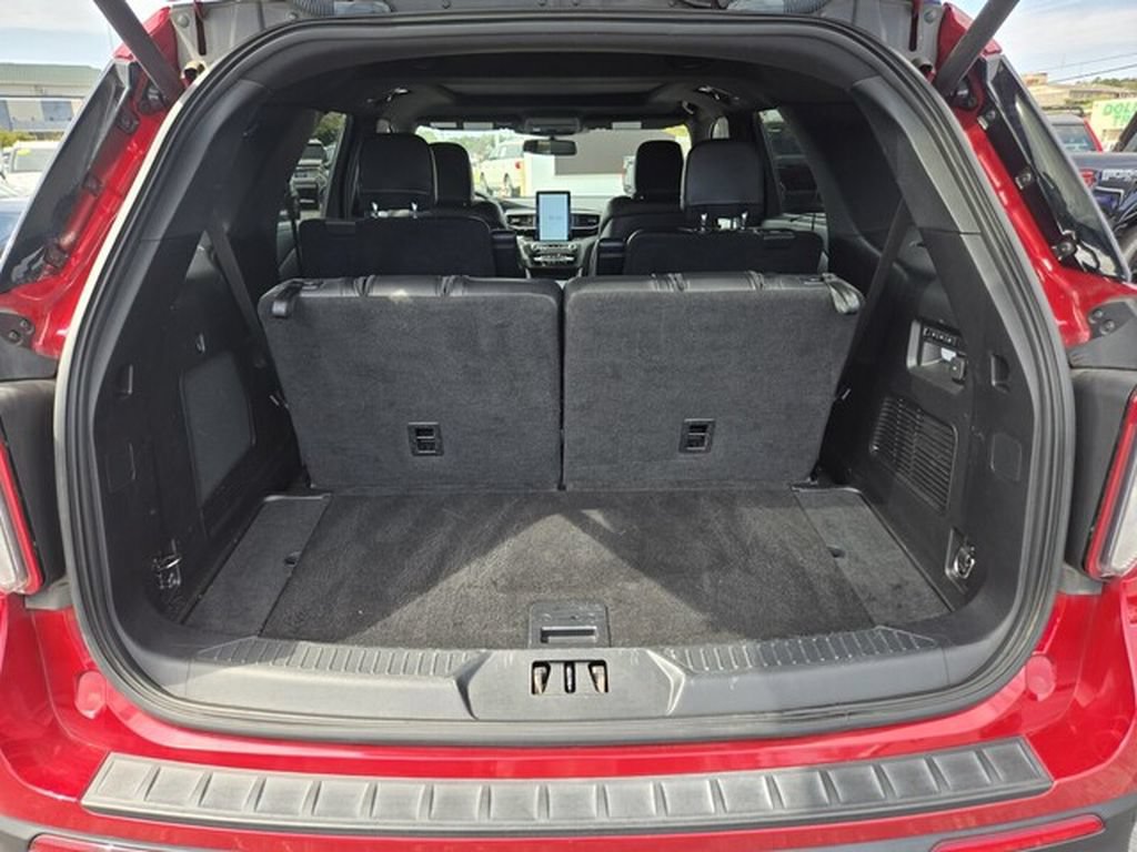 Certified 2020 Ford Explorer ST w/ Premium Technology Package AWD/4WD image 18