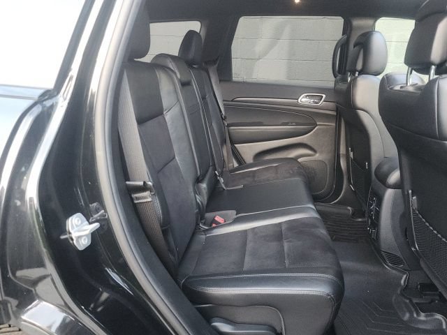 Used 2018 Jeep Grand Cherokee Altitude AWD/4WD image 13