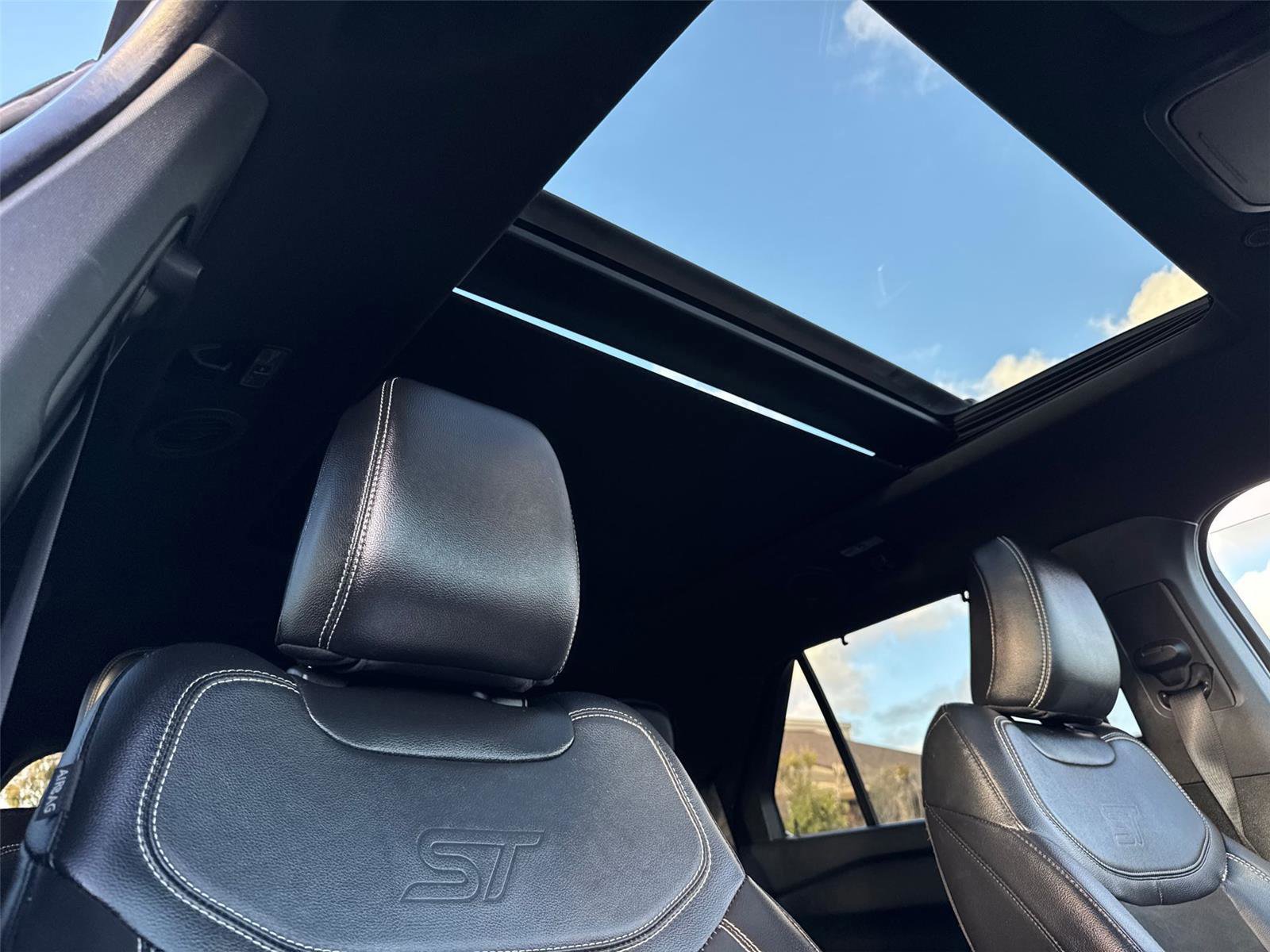 Certified 2023 Ford Explorer ST image 15