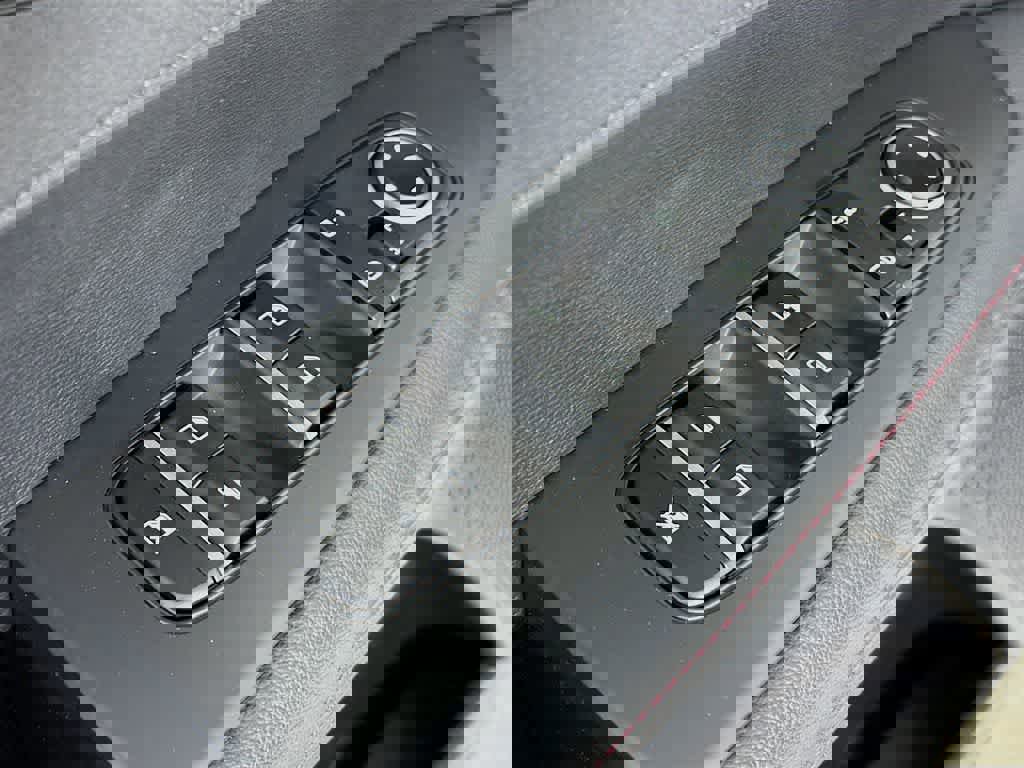 Used 2024 Kia Forte GT image 30