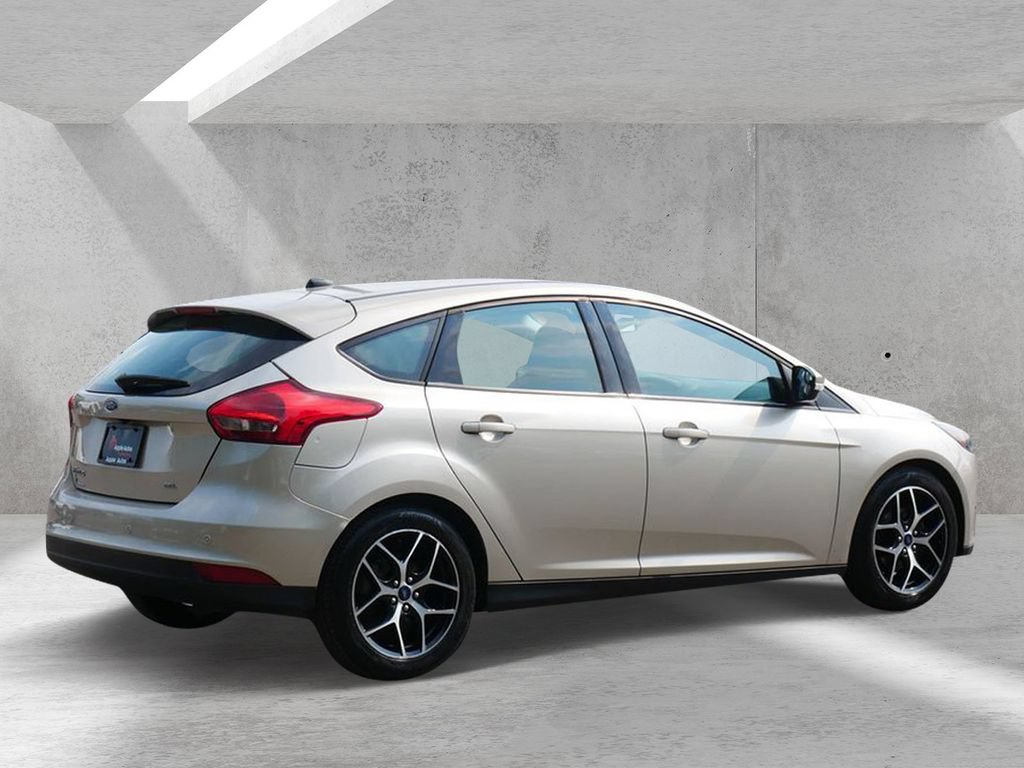 Certified 2018 Ford Focus SEL FWD image 3