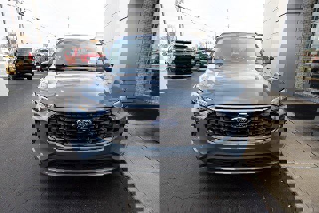 Certified 2025 Ford Escape Platinum w/ Premium Technology Package image 8