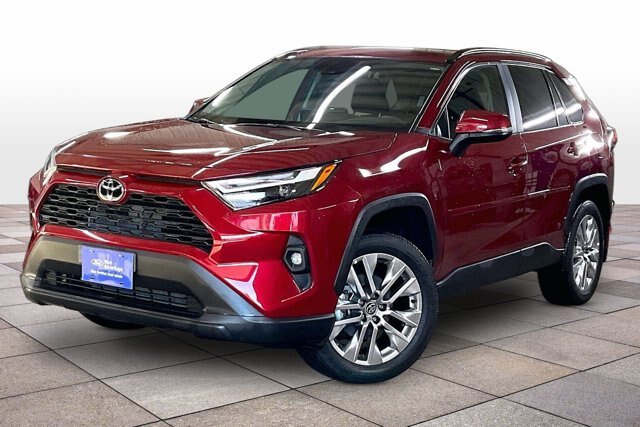 Used 2025 Toyota RAV4 XLE Premium w/ Weather Package AWD/4WD image 4