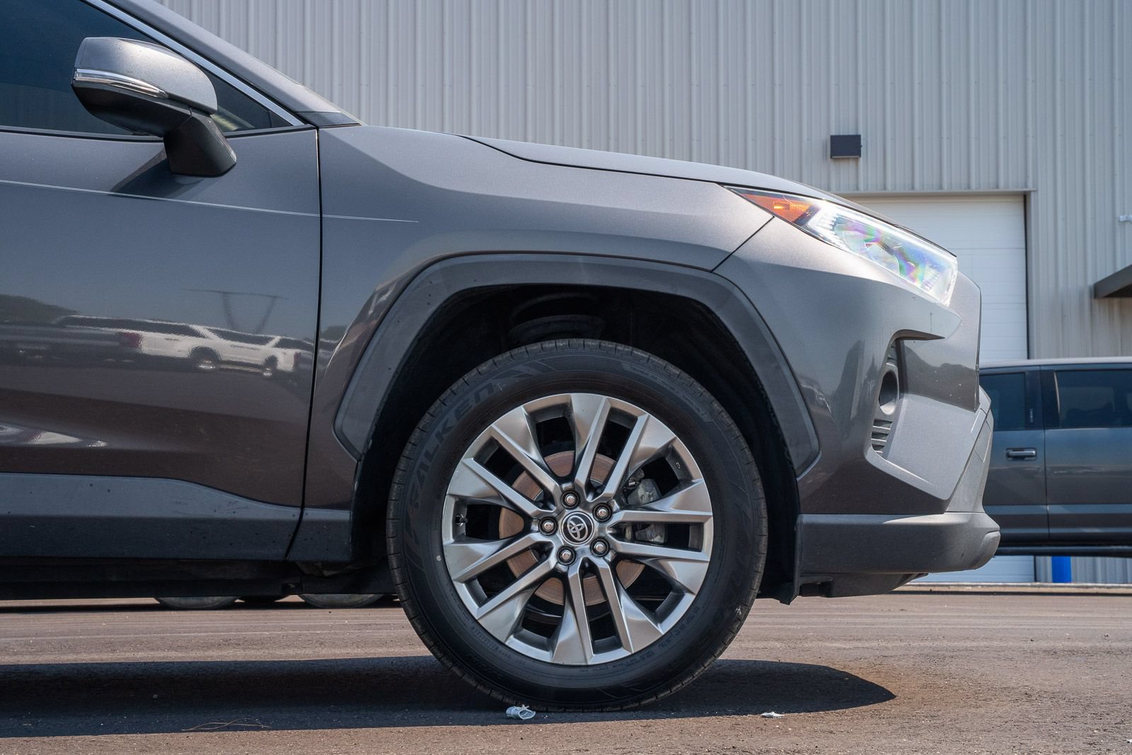 Used 2020 Toyota RAV4 XLE Premium FWD image 9