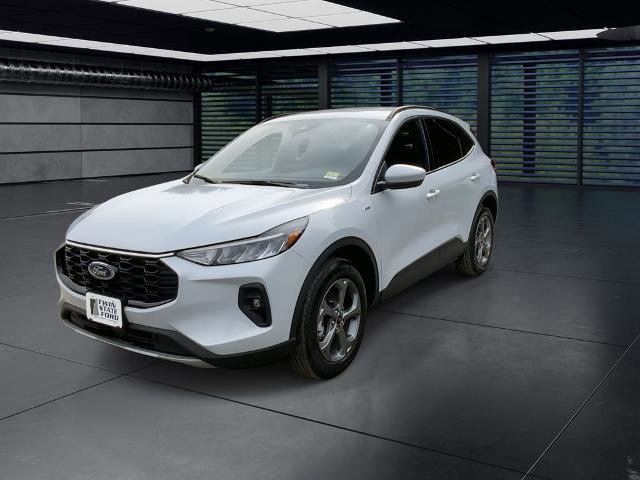 Certified 2025 Ford Escape ST-Line Select AWD/4WD image 3