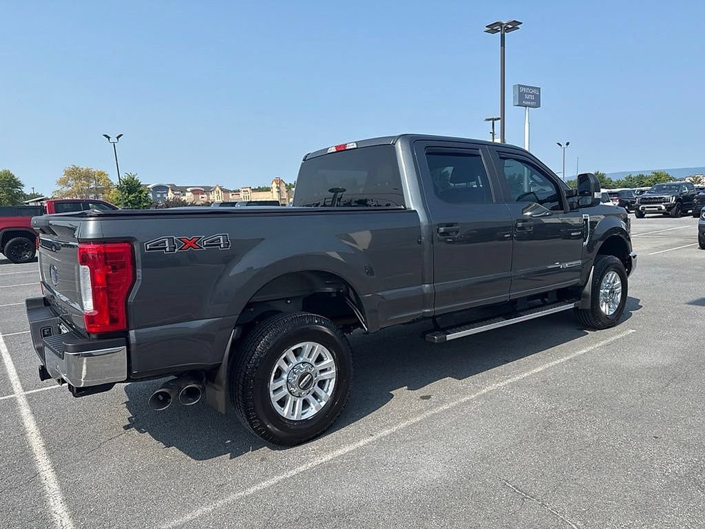 Certified 2019 Ford F250 XL w/ STX Appearance Package AWD/4WD image 4