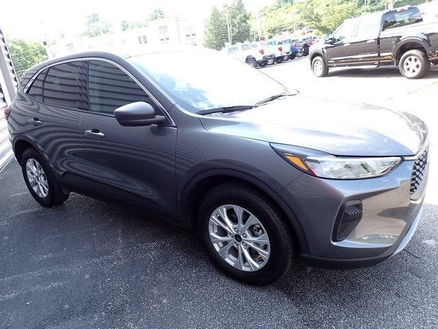 Certified 2023 Ford Escape Active AWD/4WD image 11