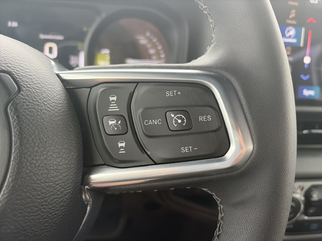 Used 2025 Jeep Wrangler Unlimited Sahara w/ Safety Group AWD/4WD image 22