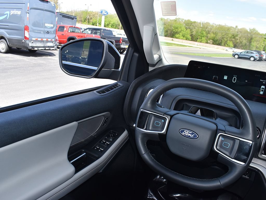 Certified 2025 Ford Expedition Active AWD/4WD image 21