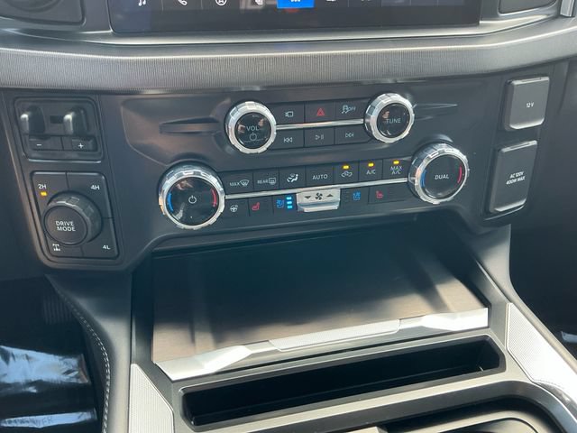 Certified 2026 Ford F350 Platinum w/ FX4 Off-Road Package AWD/4WD image 23