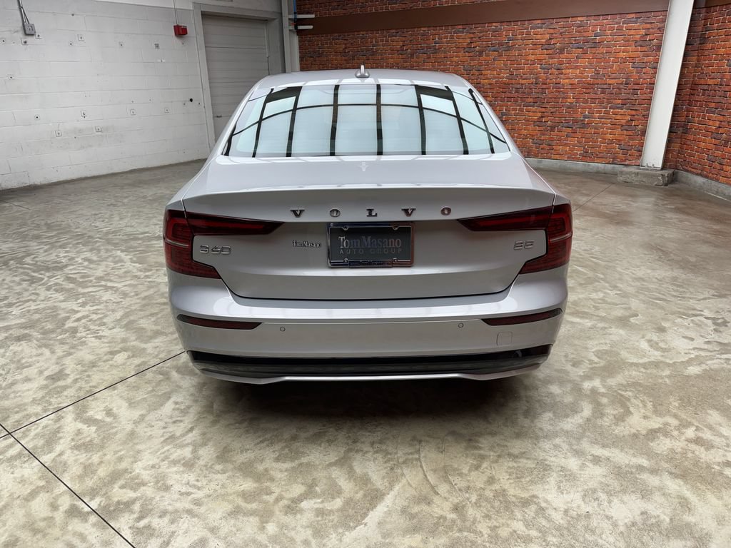 Used 2025 Volvo S60 B5 Core FWD image 4