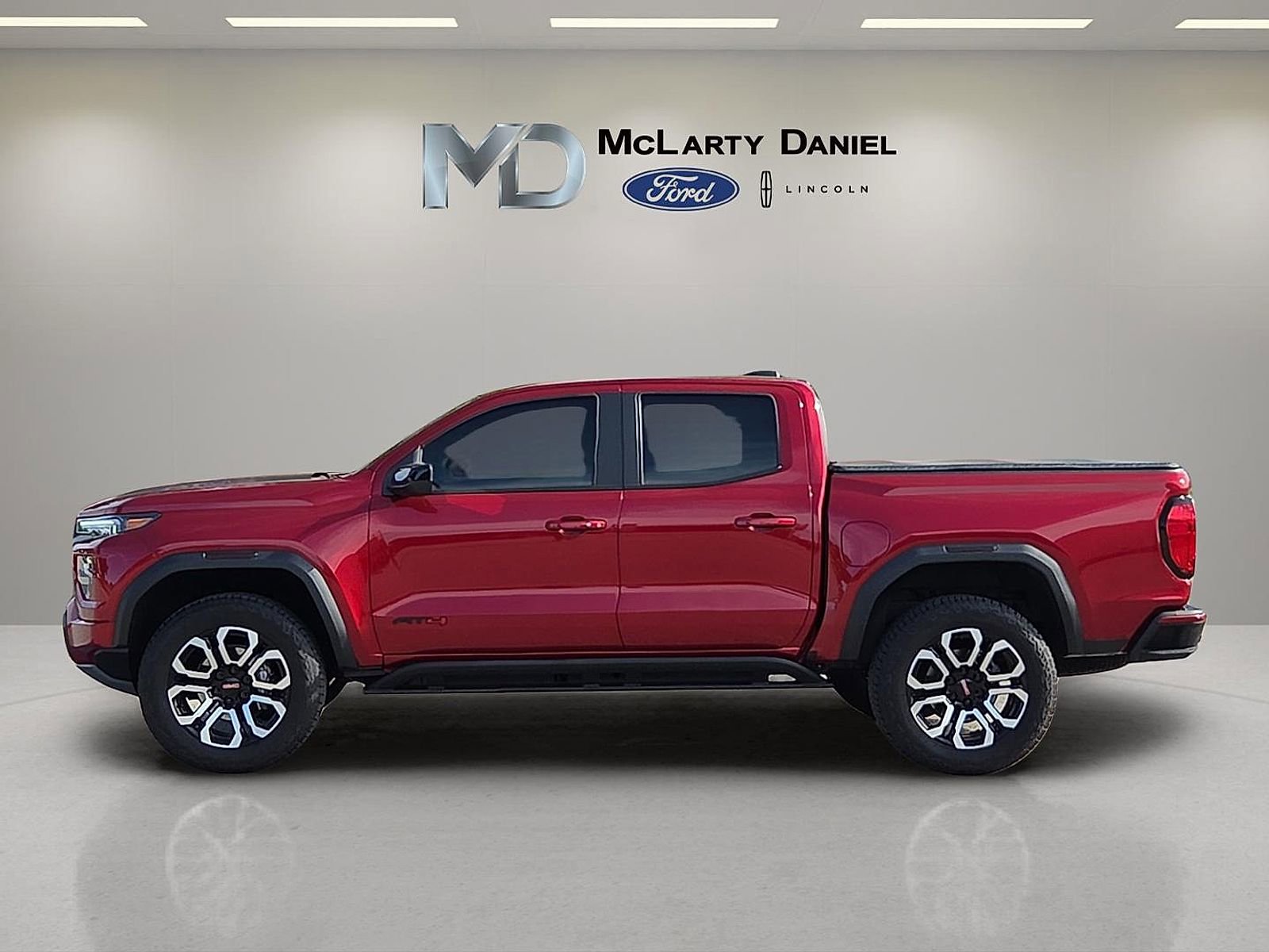 Used 2025 GMC Canyon AT4 w/ Nightfall Edition AWD/4WD image 3
