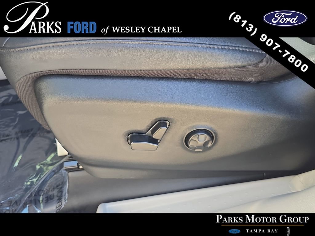 Used 2024 Chrysler Pacifica Touring-L FWD image 20