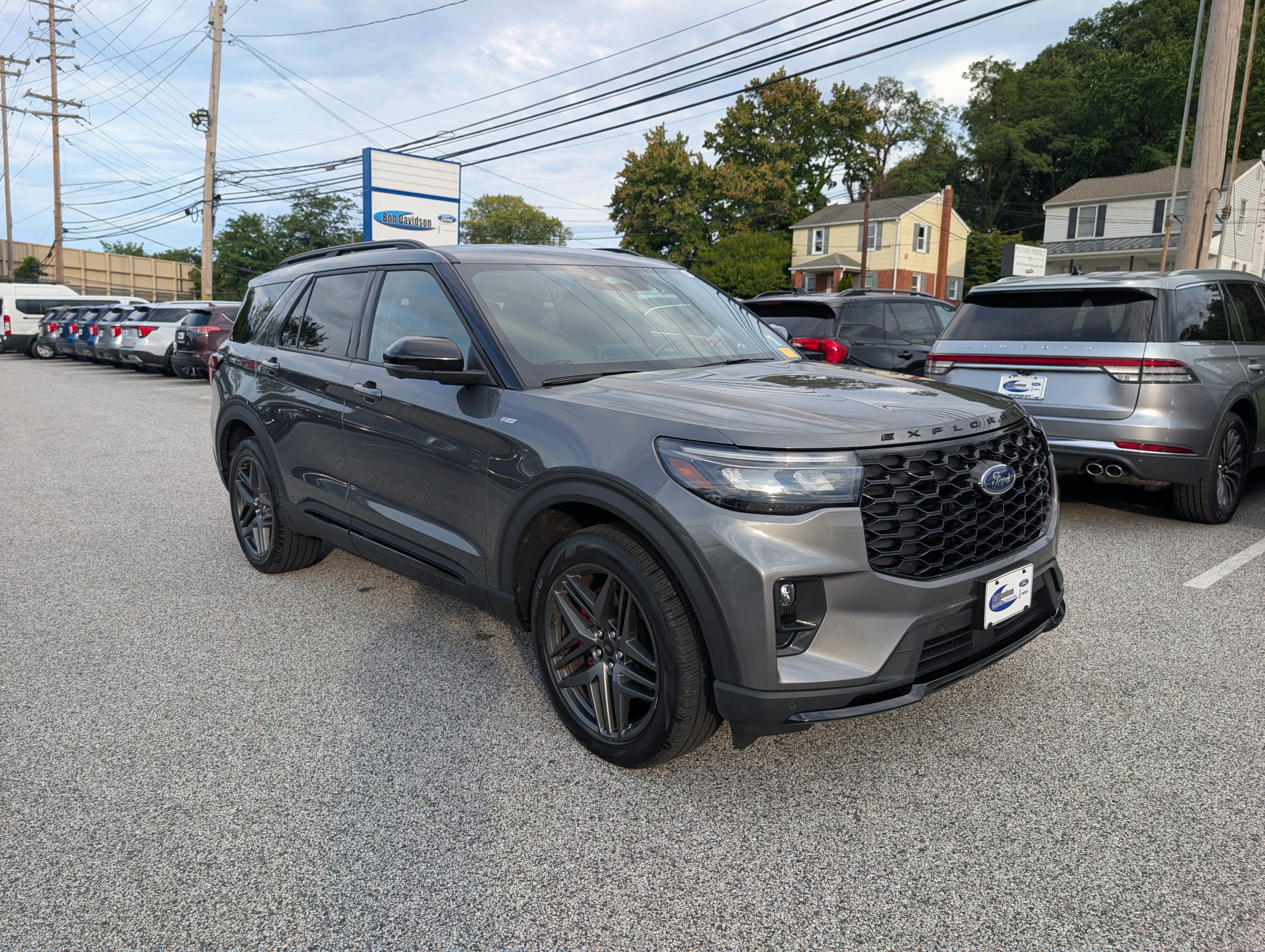 Certified 2025 Ford Explorer ST-Line w/ ST-Line Street Pack AWD/4WD image 9