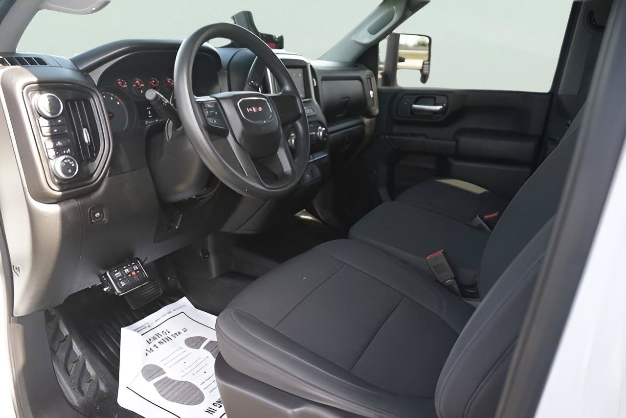 Used 2020 GMC Sierra 3500 4x4 Crew Cab w/ Convenience Package image 8