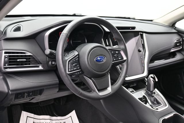 Used 2025 Subaru Outback Touring AWD/4WD image 17