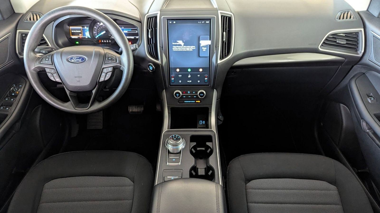 Certified 2022 Ford Edge SE w/ Black Appearance Package image 15