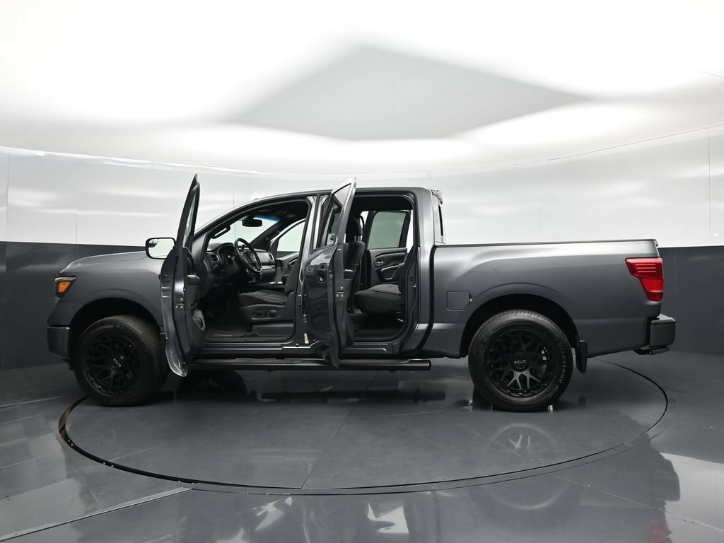 Used 2019 Nissan Titan SV w/ SV Convenience Package RWD image 36