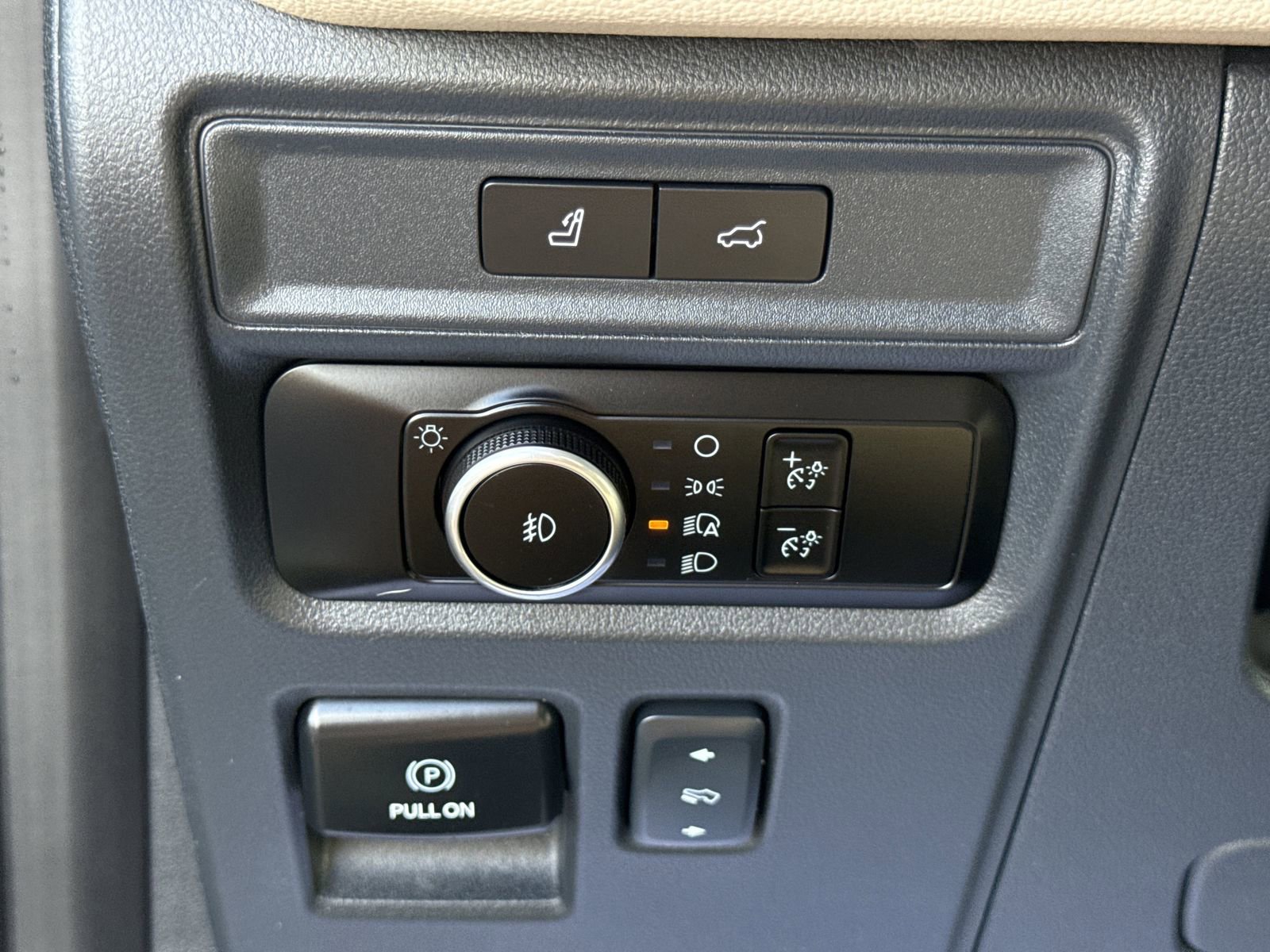 Certified 2024 Ford Expedition Limited image 27