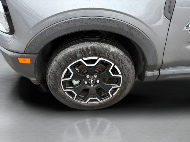 Certified 2025 Ford Bronco Sport Outer Banks w/ Outer Banks Tech Package+ AWD/4WD image 29