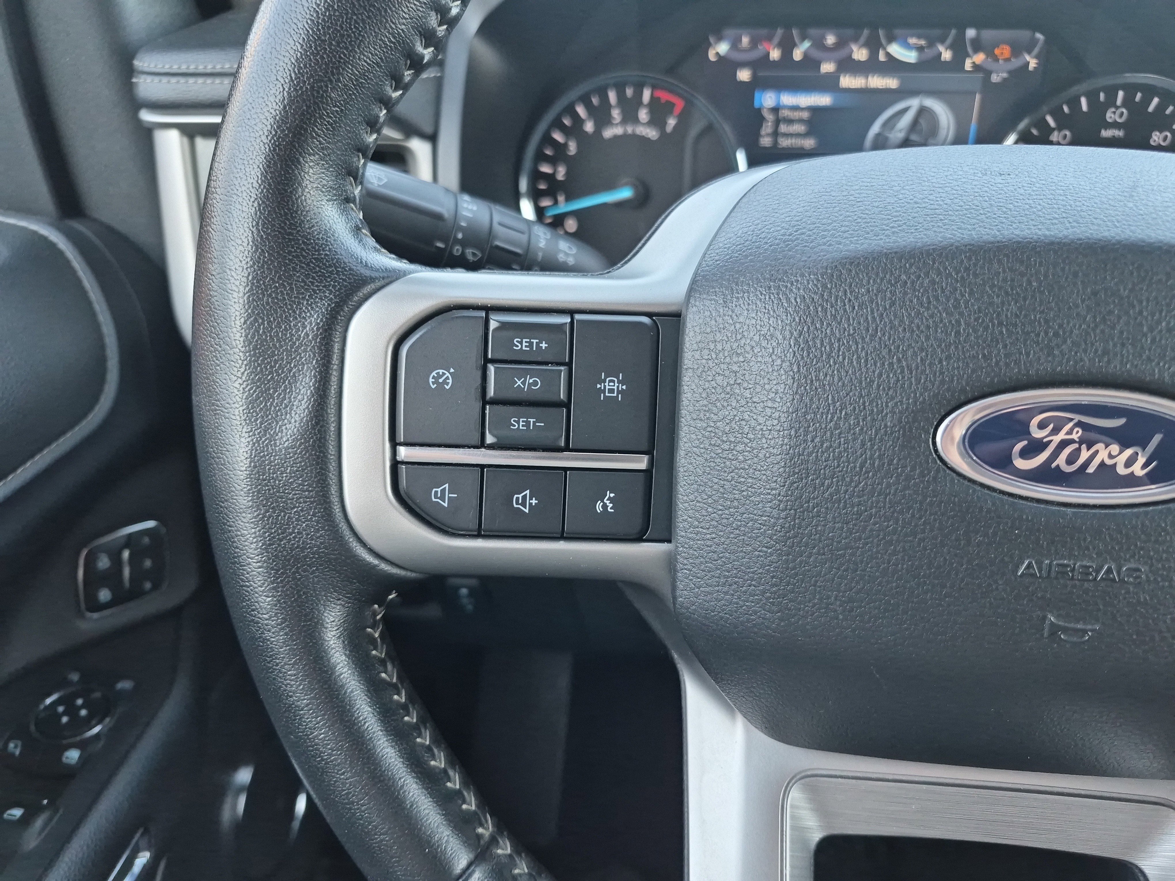 Certified 2024 Ford Expedition XLT image 25