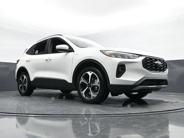 Certified 2025 Ford Escape ST-Line Select AWD/4WD image 30