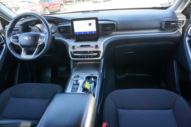 Certified 2024 Ford Explorer XLT RWD image 6