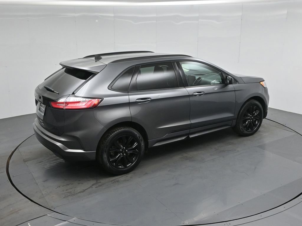 Certified 2022 Ford Edge SE w/ Black Appearance Package image 13