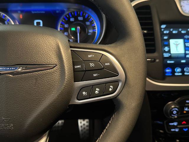Used 2023 Chrysler 300 Touring w/ Safetytec Plus Group RWD image 21