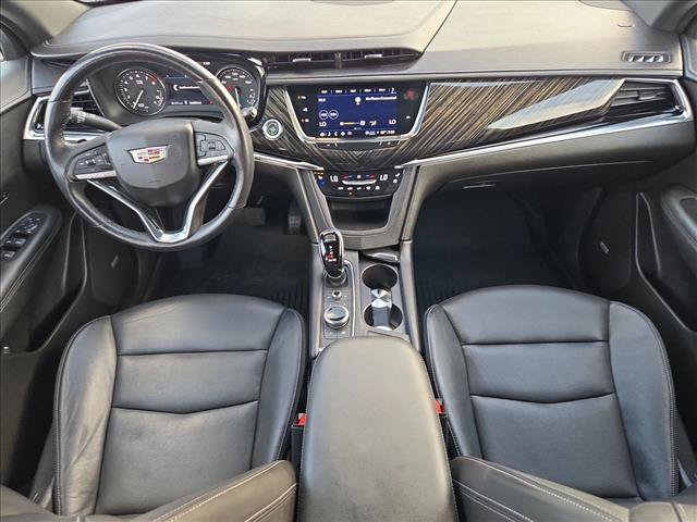 Used 2022 Cadillac XT6 Premium Luxury w/ LPO, ONYX Package FWD image 16
