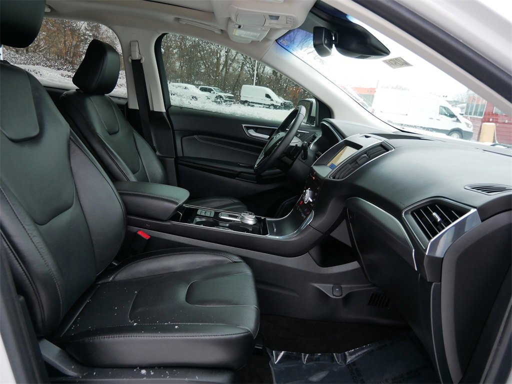 Certified 2020 Ford Edge Titanium w/ Equipment Group 301A image 8