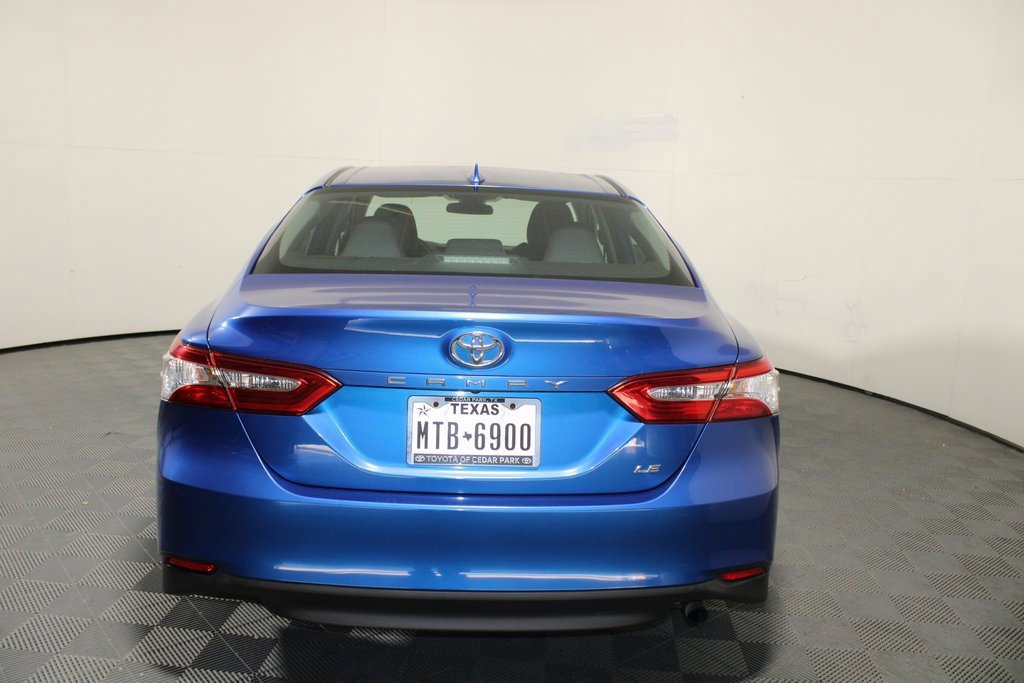 Used 2019 Toyota Camry LE image 3