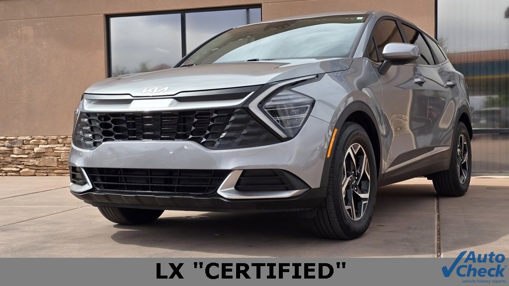 Used 2025 Kia Sportage LX image 4