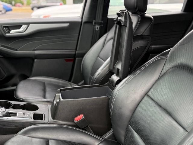 Certified 2025 Ford Escape Platinum AWD/4WD image 24