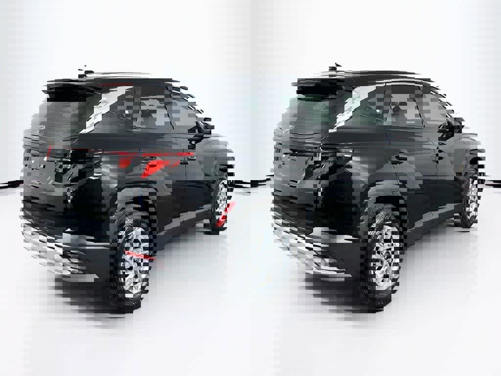 Used 2025 Hyundai Tucson SE FWD image 5