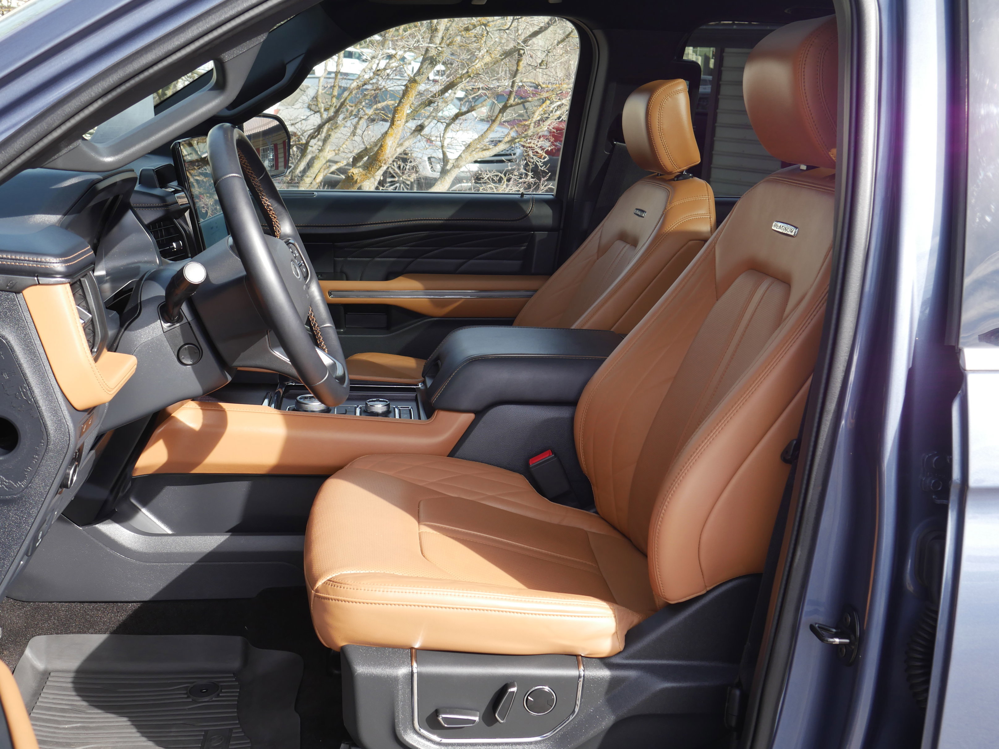 Certified 2023 Ford Expedition Max Platinum image 9