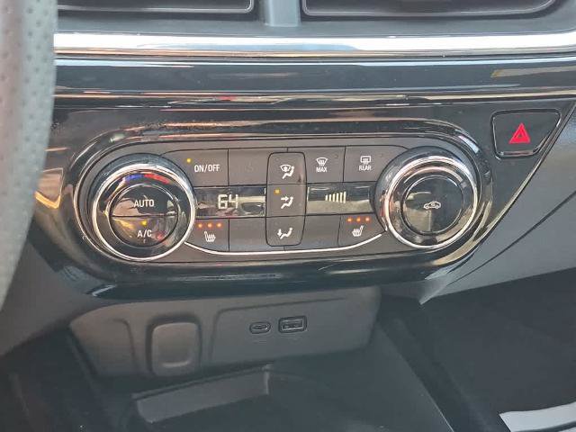 Used 2024 Chevrolet Trax RS w/ Sunroof Package FWD image 16