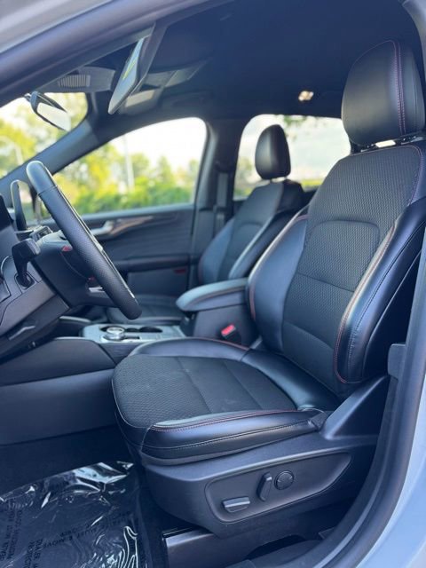 Certified 2025 Ford Escape ST-Line image 13